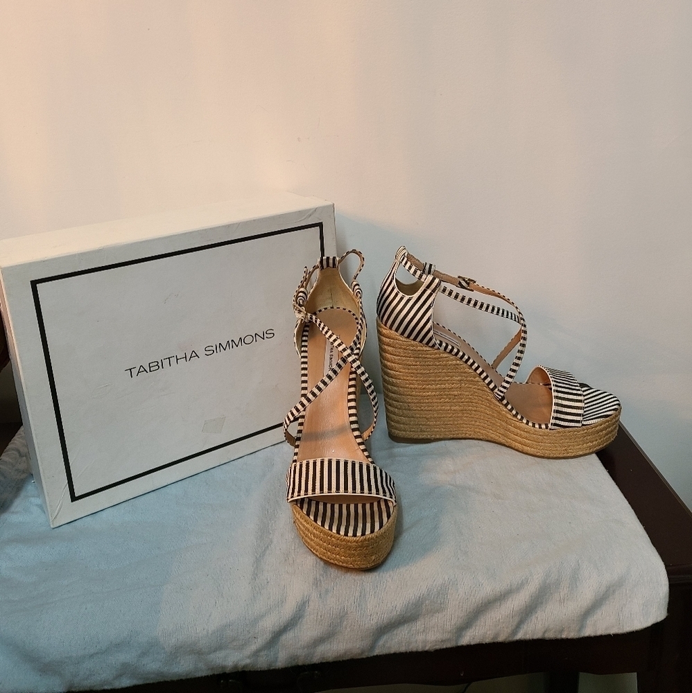 NIB Tabitha Simmons Wedges